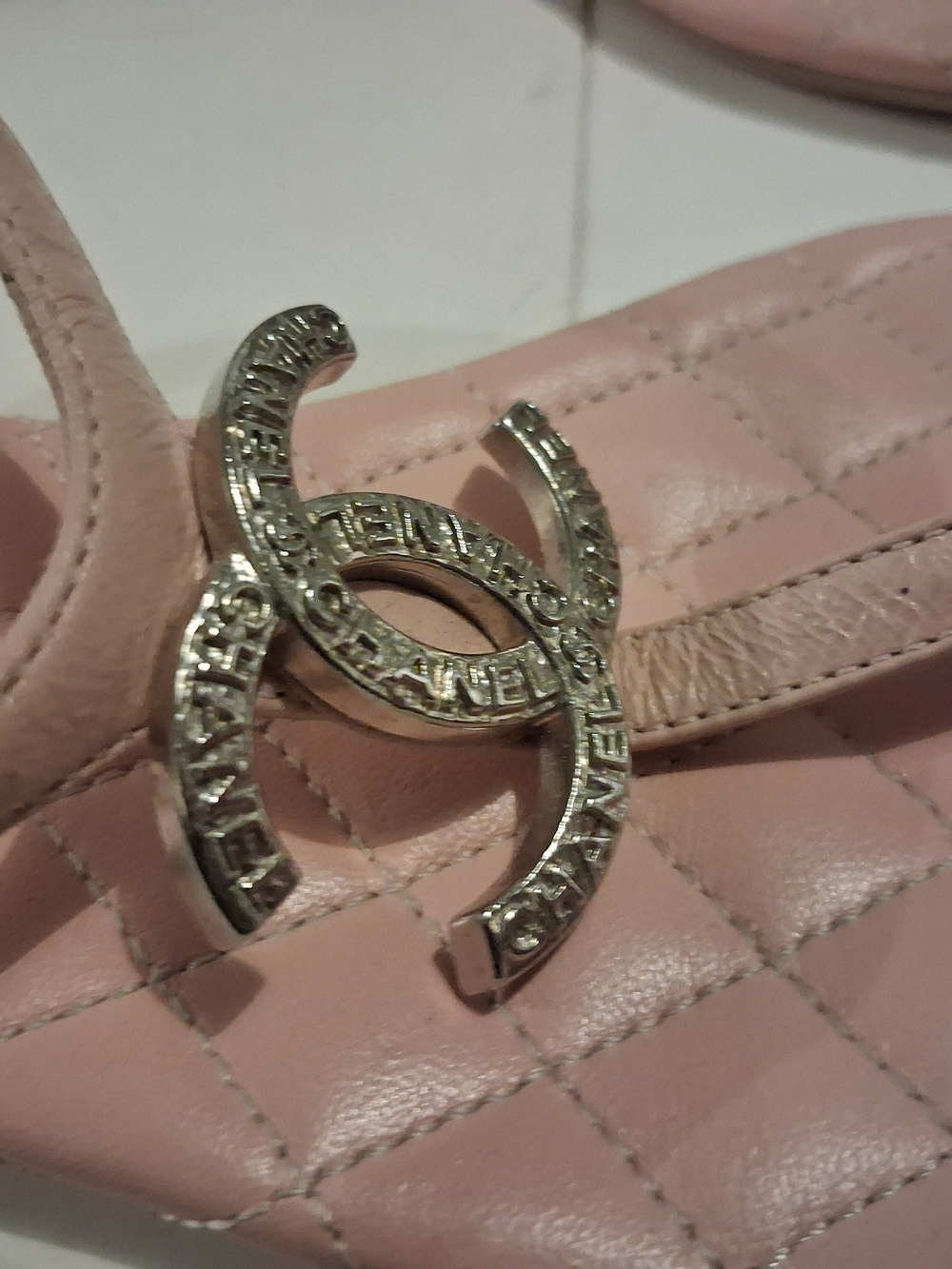 CHANEL Pink Quilted Logo Thong Sandals - Picture 5 of 16
